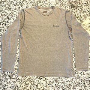 Médium Gray Columbia Long Sleeve Shirt